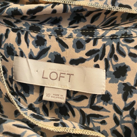 Ann Taylor Loft Floral Sleeveless Blouse - Picture 2 of 2